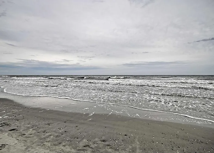 Surfside Beach Couples Retreat With Balcony!