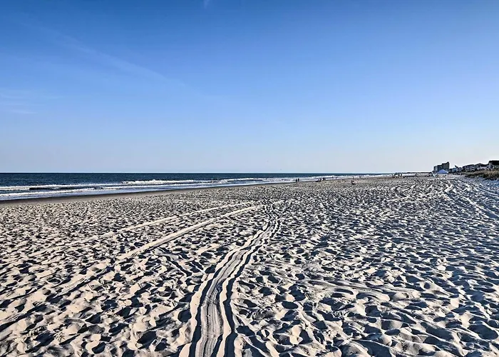 Surfside Beach Couples Retreat With Balcony!