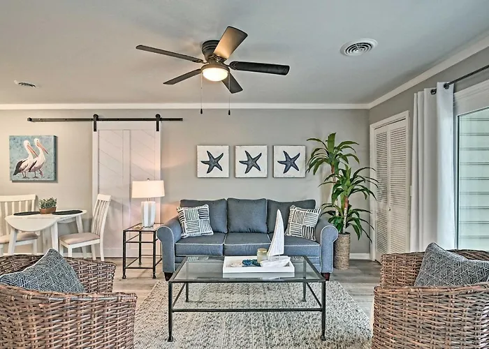 Surfside Beach Couples Retreat With Balcony!